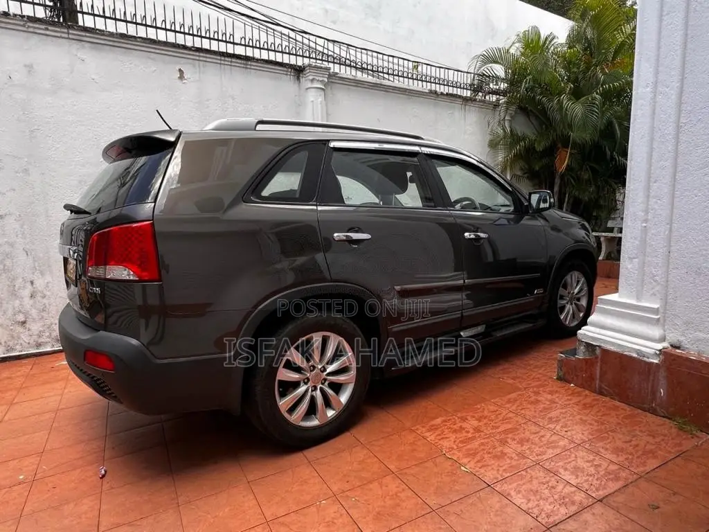 Kia Sorento 2011 SUV (Used)
