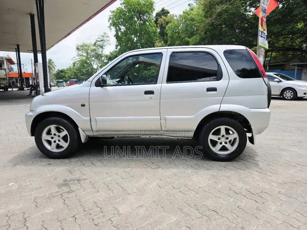 Daihatsu Terios 2001 SUV (Used)