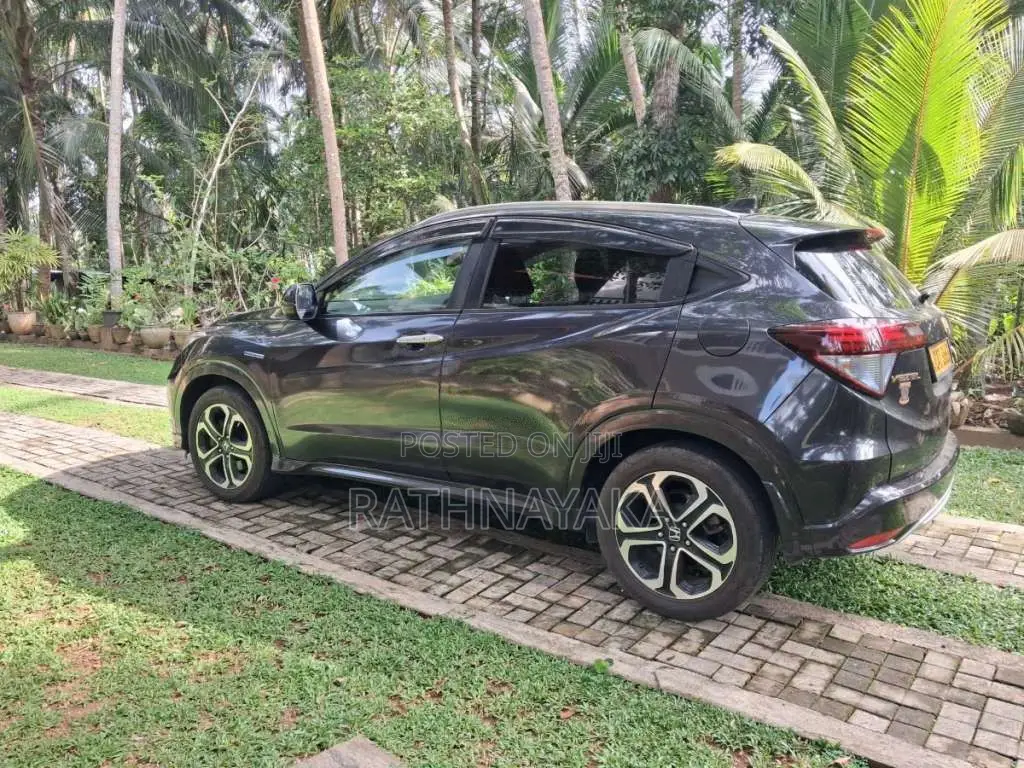 Honda Vezel 2014 SUV (Used)