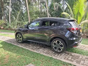 Honda Vezel 2014 SUV (Used)