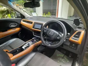 Honda Vezel 2014 SUV (Used)
