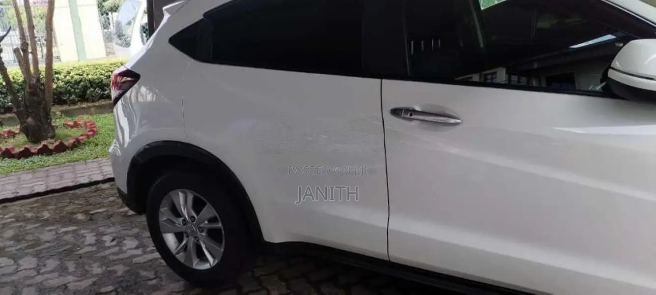 Honda Vezel 2014 SUV (Used)