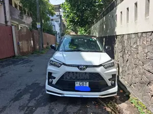 Toyota Raize 2025 SUV (Used)