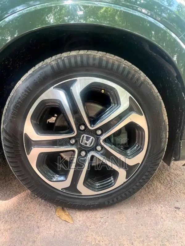 Honda Vezel 2014 SUV (Used)