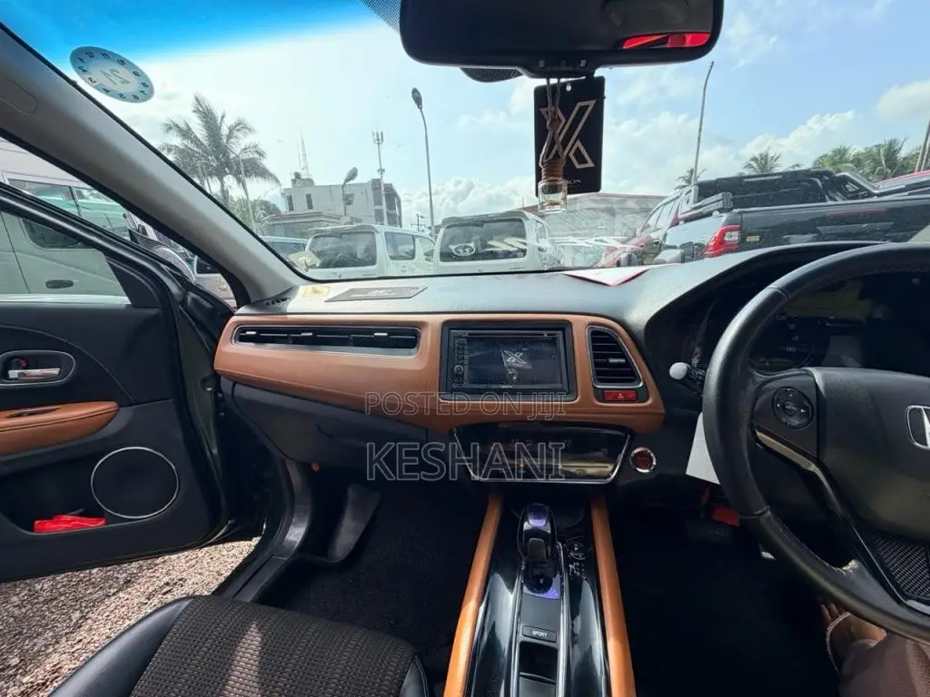 Honda Vezel 2014 SUV (Used)