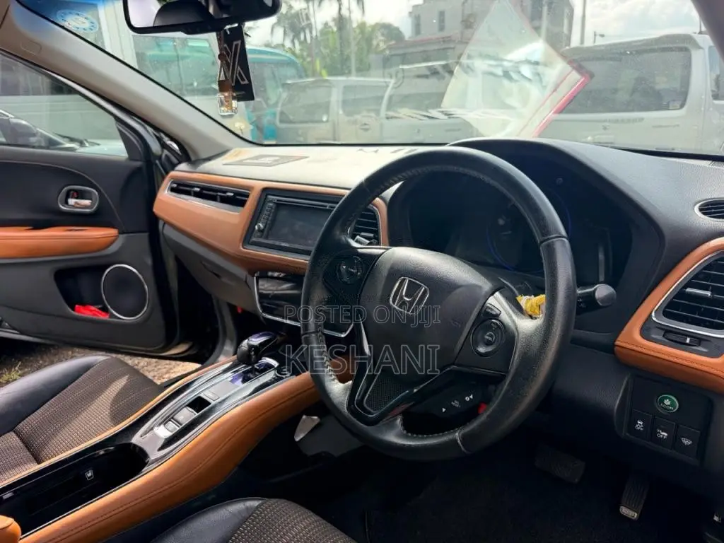Honda Vezel 2014 SUV (Used)