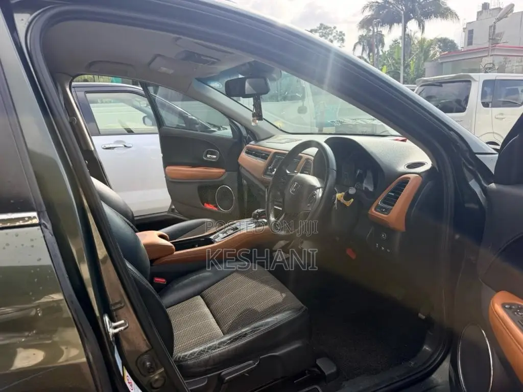Honda Vezel 2014 SUV (Used)