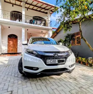 Honda Vezel 2014 SUV (Used)