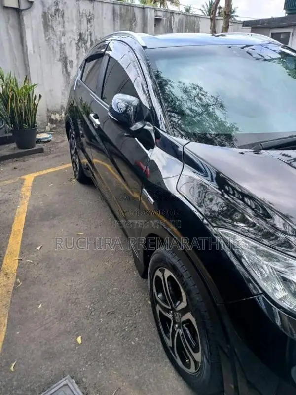 Honda Vezel 2014 SUV (Used)