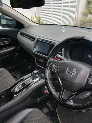 Honda Vezel 2014 SUV (Used)