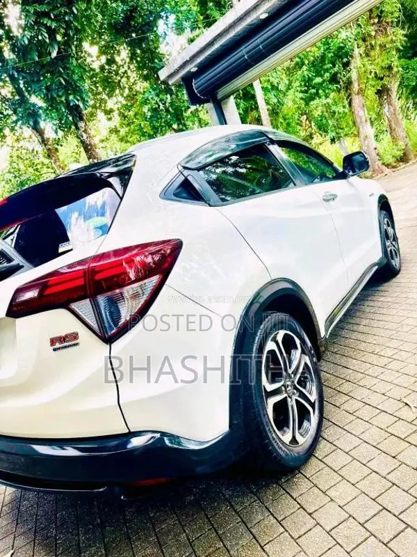 Honda Vezel 2016 SUV (Used)