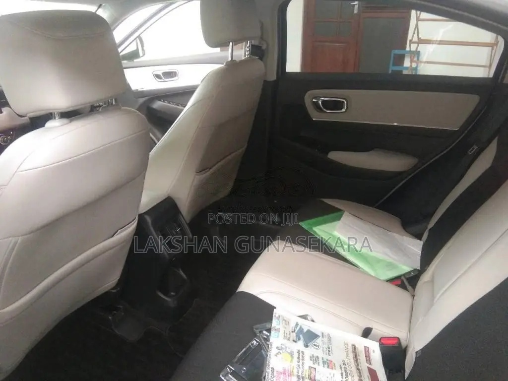 Honda Vezel 2023 SUV (Used)