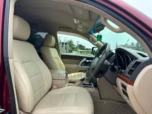 Toyota Land Cruiser Sahara V8 2013 SUV (Used)