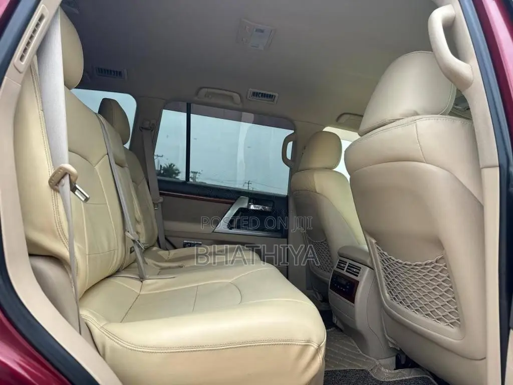 Toyota Land Cruiser Sahara V8 2013 SUV (Used)