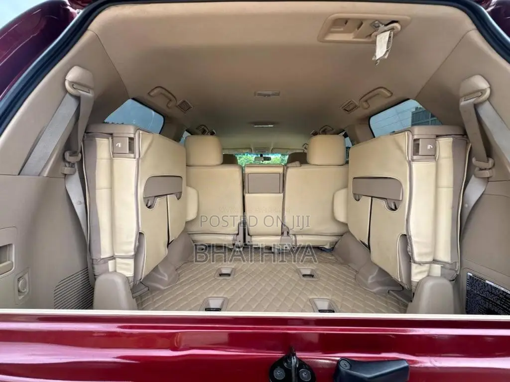 Toyota Land Cruiser Sahara V8 2013 SUV (Used)