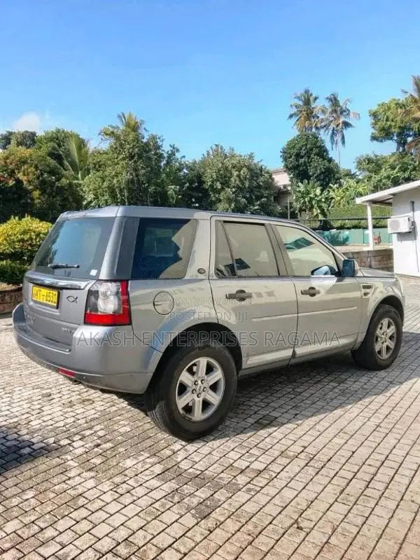Land-Rover Freelander 2011 SUV (Used)