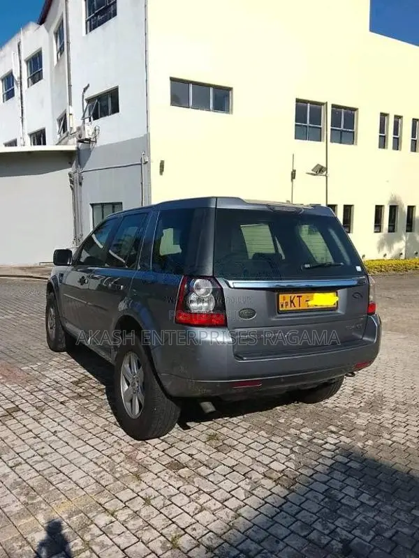 Land-Rover Freelander 2011 SUV (Used)
