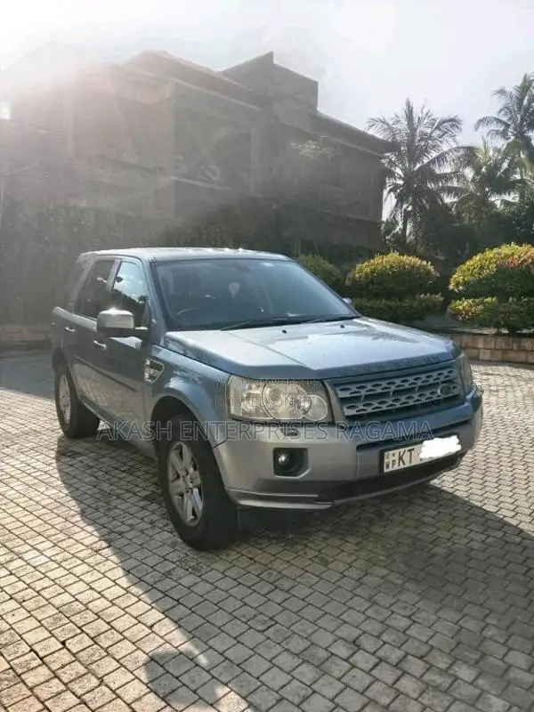 Land-Rover Freelander 2011 SUV (Used)