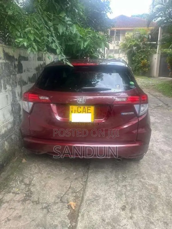Honda Vezel 2014 SUV (Used)