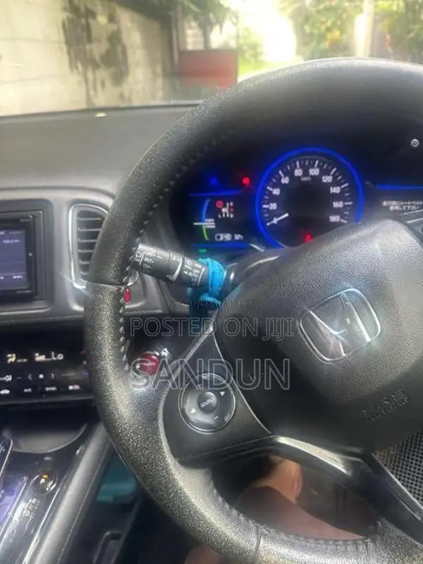 Honda Vezel 2014 SUV (Used)