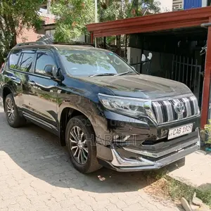 Toyota Land Cruiser 2013 SUV (Used)