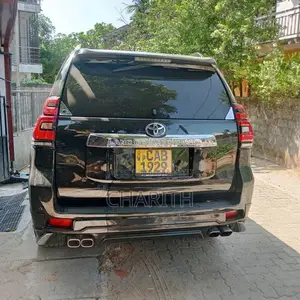 Toyota Land Cruiser 2013 SUV (Used)