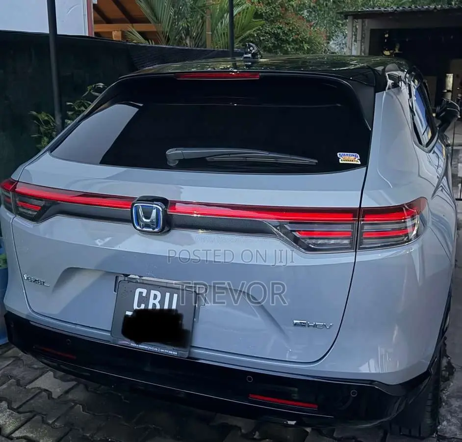 Honda Vezel Z Play 2025 SUV (Used)
