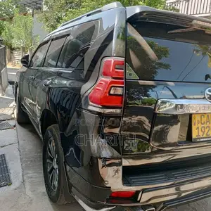 Toyota Land Cruiser 2013 SUV (Used)