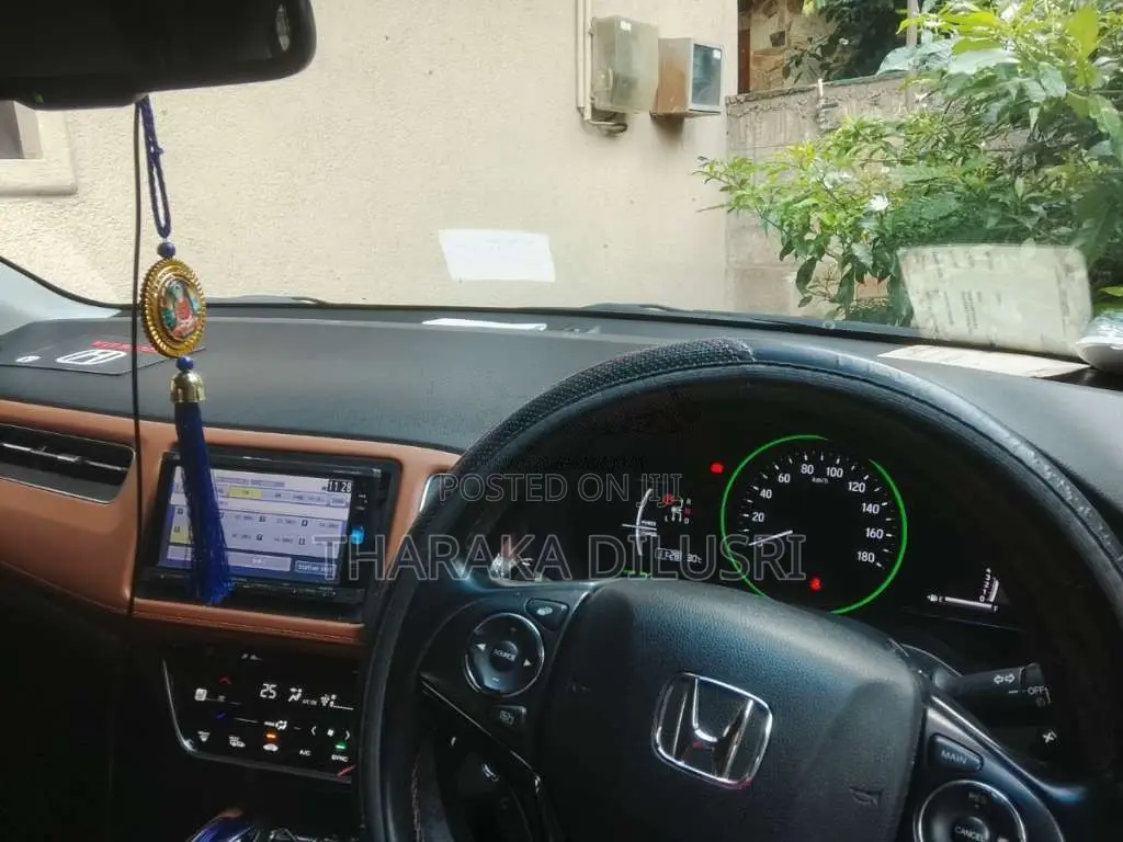 Honda Vezel 2017 SUV (Used)