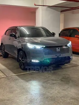 Honda Vezel Z Play 2025 SUV (Used)