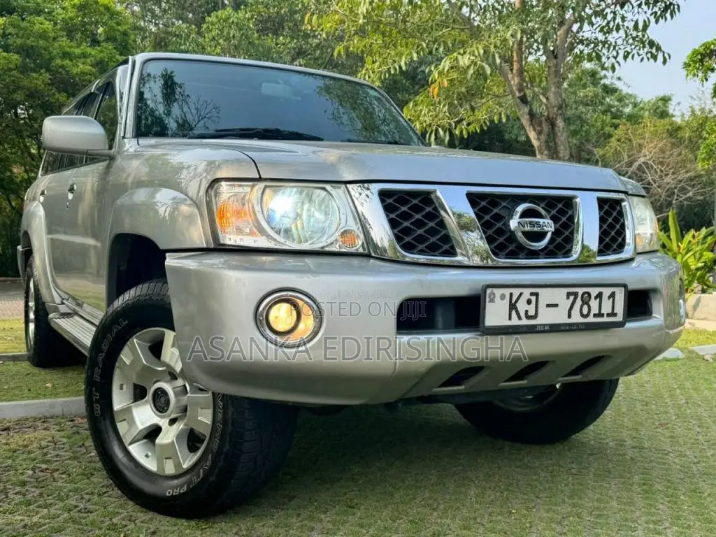 Nissan Patrol Y61 GRX 4x4 2010 SUV (Used)