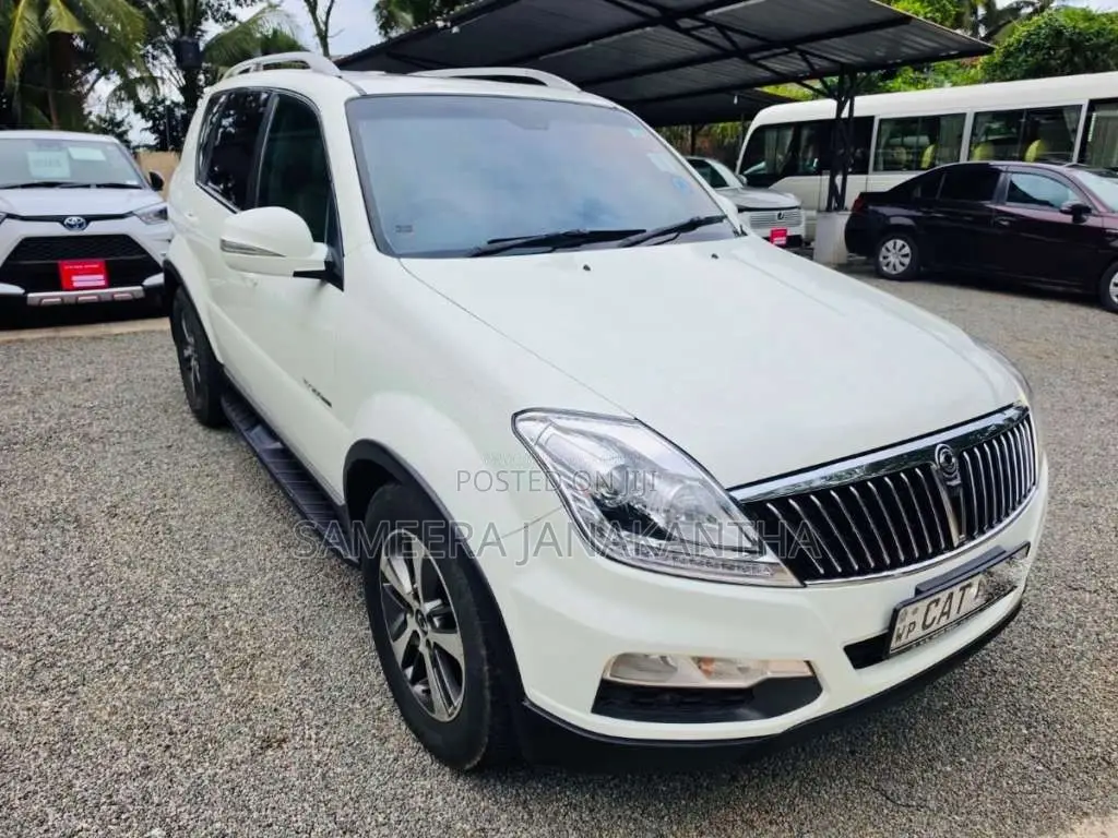 Micro Rexton 2017 SUV (Used)