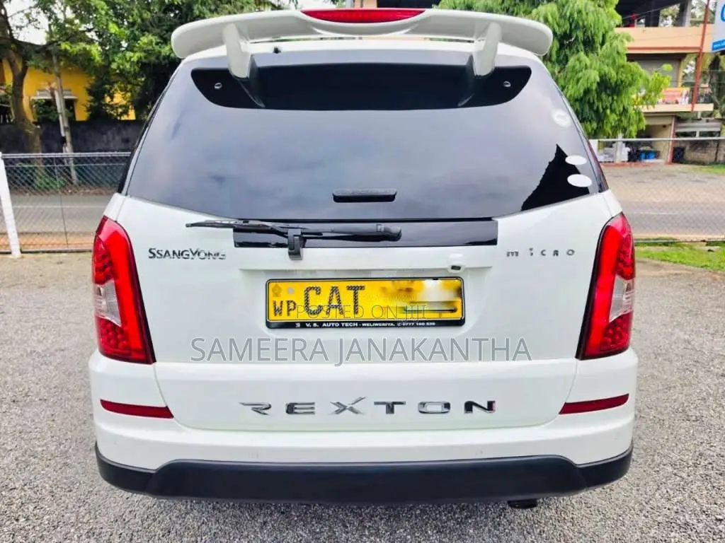 Micro Rexton 2017 SUV (Used)