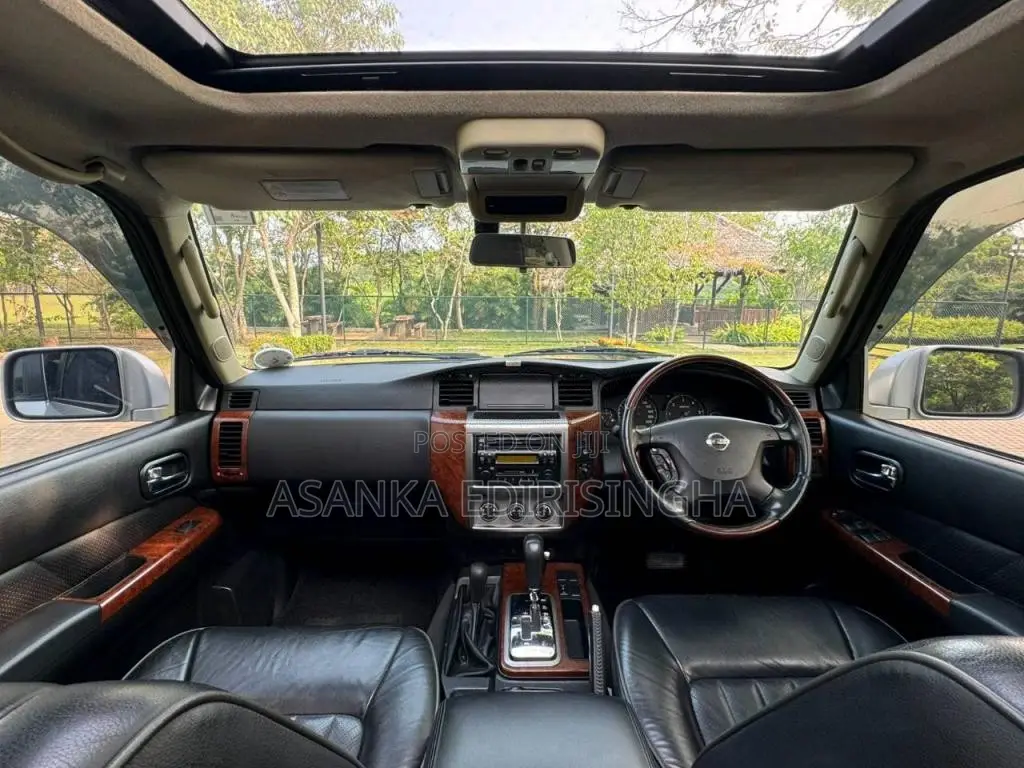 Nissan Patrol Y61 GRX 4x4 2010 SUV (Used)
