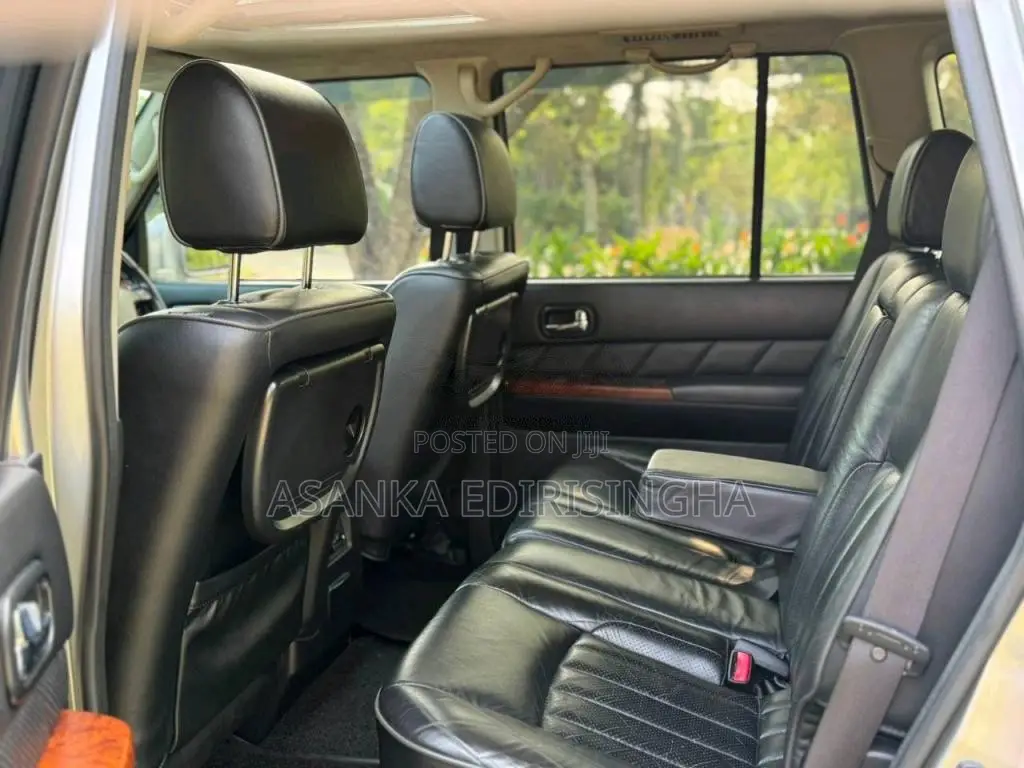 Nissan Patrol Y61 GRX 4x4 2010 SUV (Used)