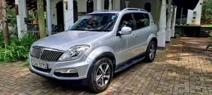 Micro REXTON W 2017 SUV (Used)