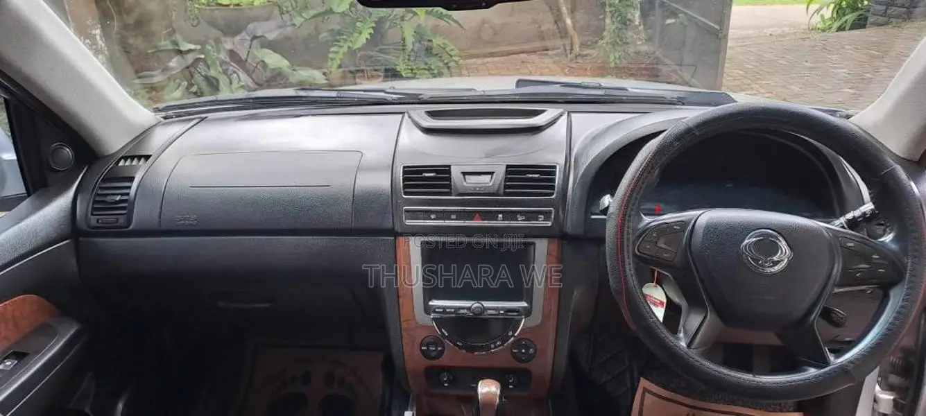 Micro REXTON W 2017 SUV (Used)