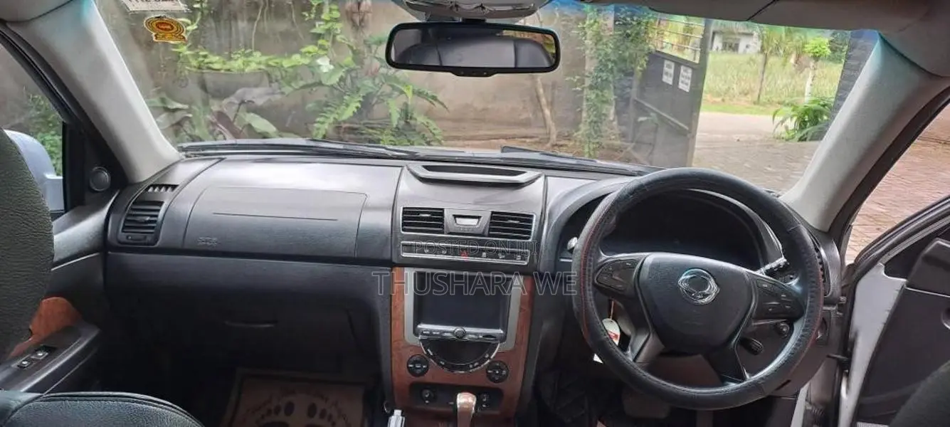 Micro REXTON W 2017 SUV (Used)