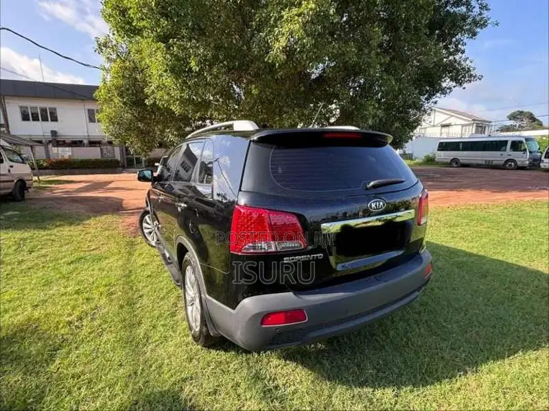Kia Sorento 2011 SUV (Used)
