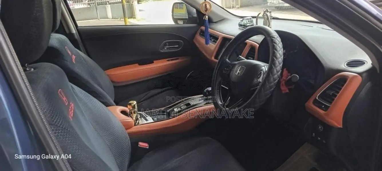 Honda Vezel Z Grade Orange 2015 SUV (Used)