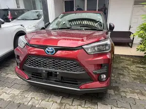 Toyota Raize Hybrid 4way 2025 SUV Brand New