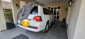Toyota Land Cruiser 2013 SUV (Used)