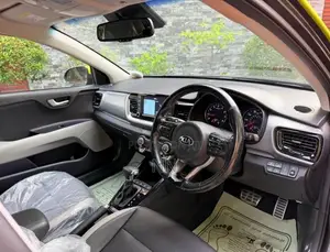 Kia Stonic UK 2019 SUV (Used)