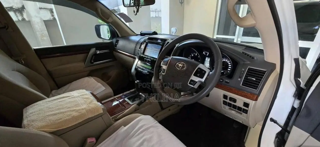 Toyota Land Cruiser 2013 SUV (Used)
