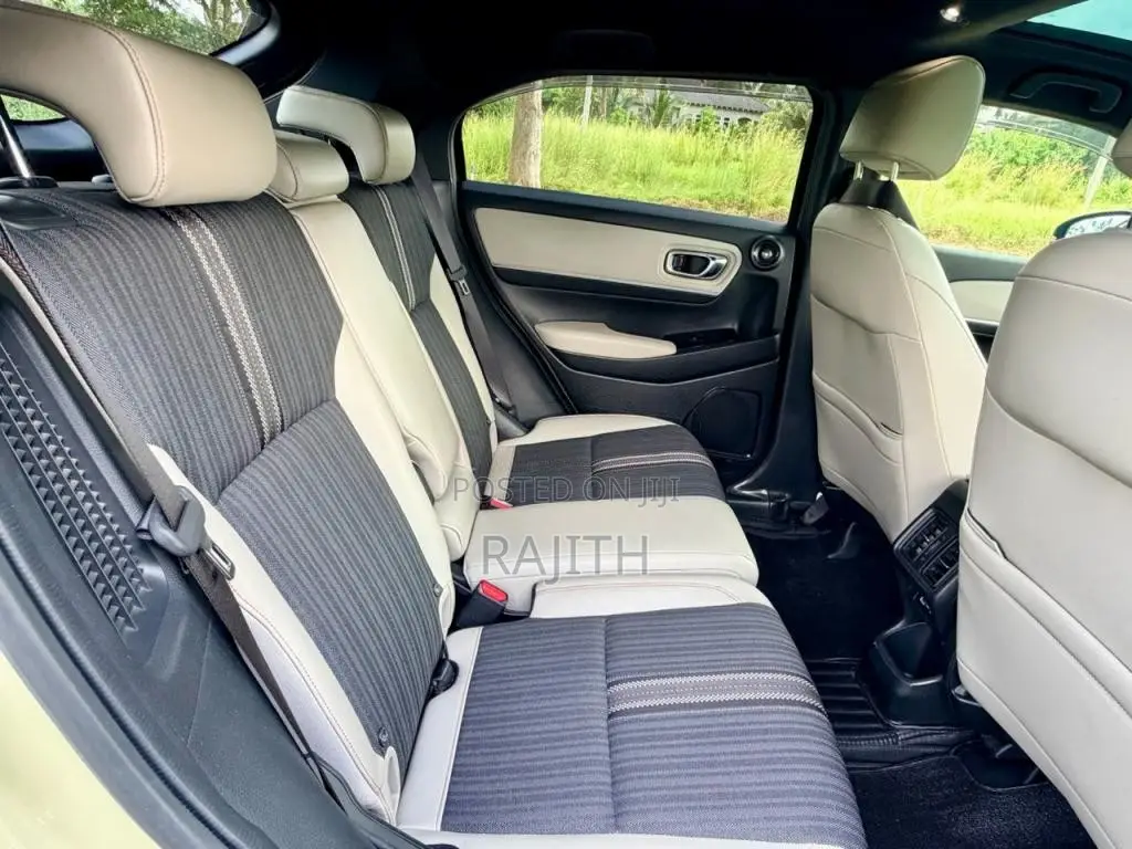 Honda Vezel 2023 SUV (Used)
