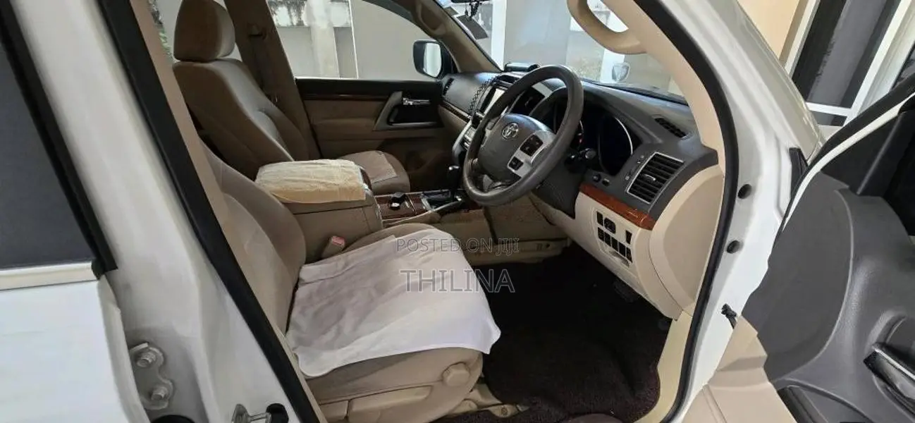 Toyota Land Cruiser 2013 SUV (Used)