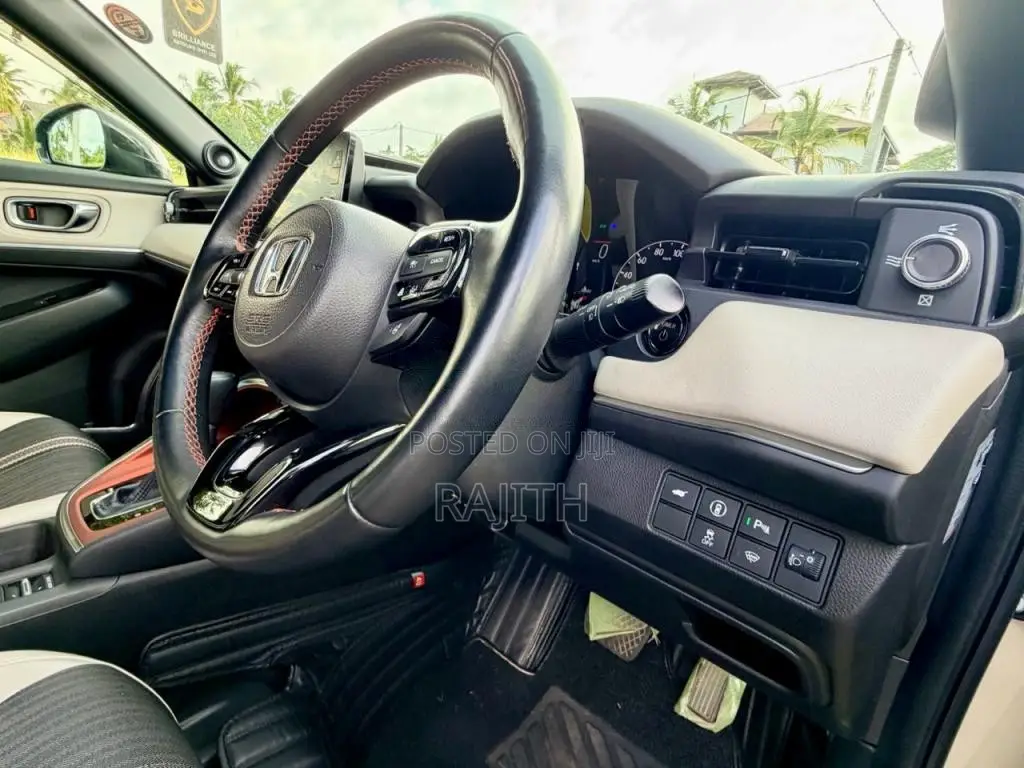 Honda Vezel 2023 SUV (Used)