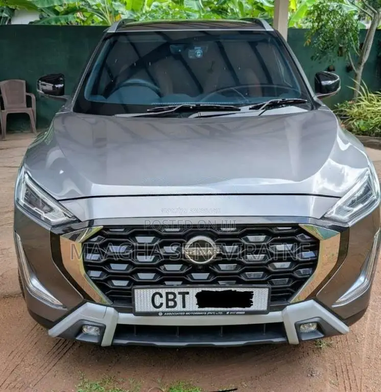 Nissan Magnite Tekna Plus CVT 2025 SUV (Used)