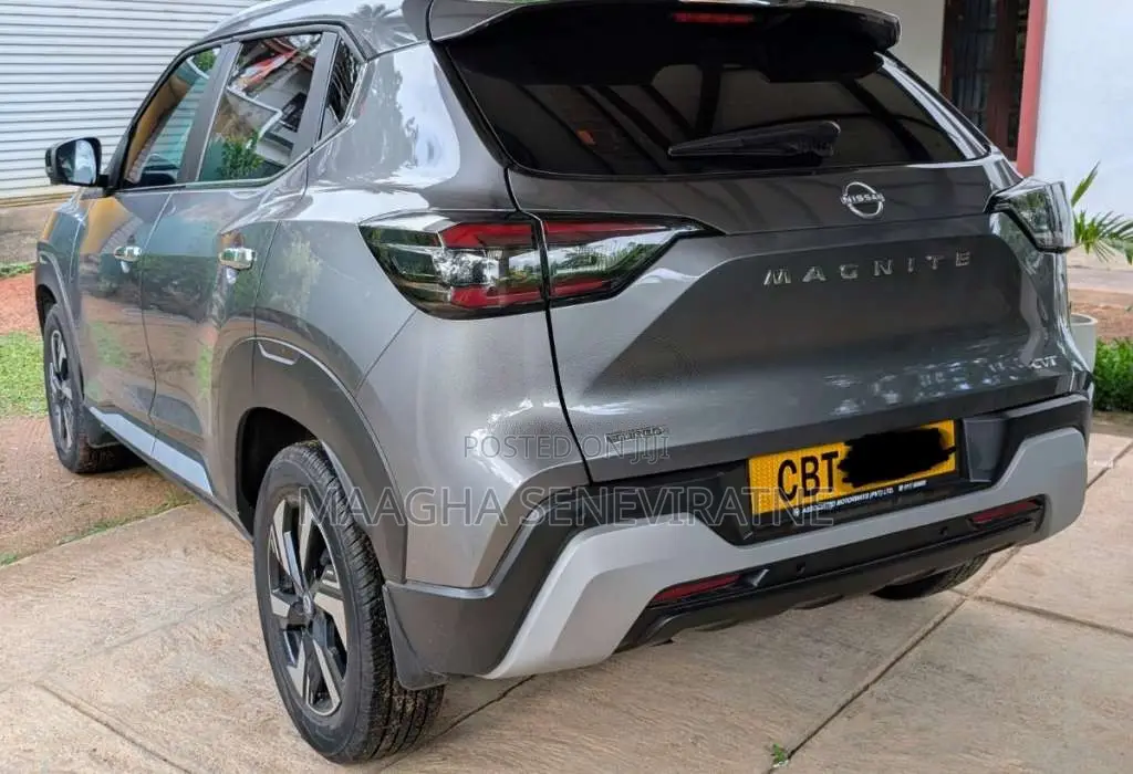 Nissan Magnite Tekna Plus CVT 2025 SUV (Used)
