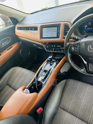 Honda Vezel 2014 SUV (Used)